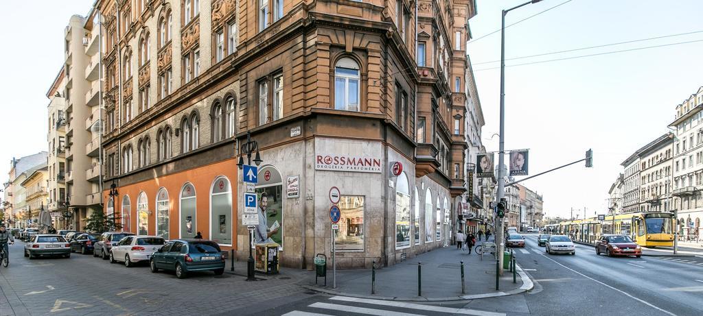 Sleek Minimalist Studio At Inner City Budapest Eksteriør bilde